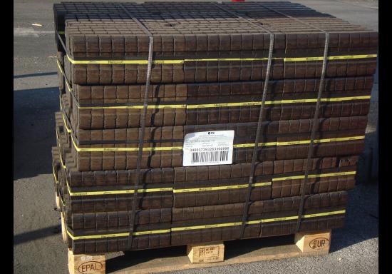 BRIQUETTE DE LIGNITEDemi palette de 20 paquets de 25kg soit 500kg - ETS DE  SAINTE MARESVILLE